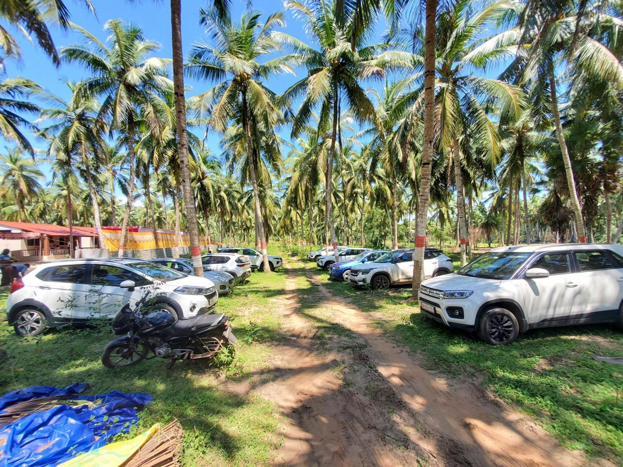 Coastline Beach Resort Perupalem Buitenkant foto