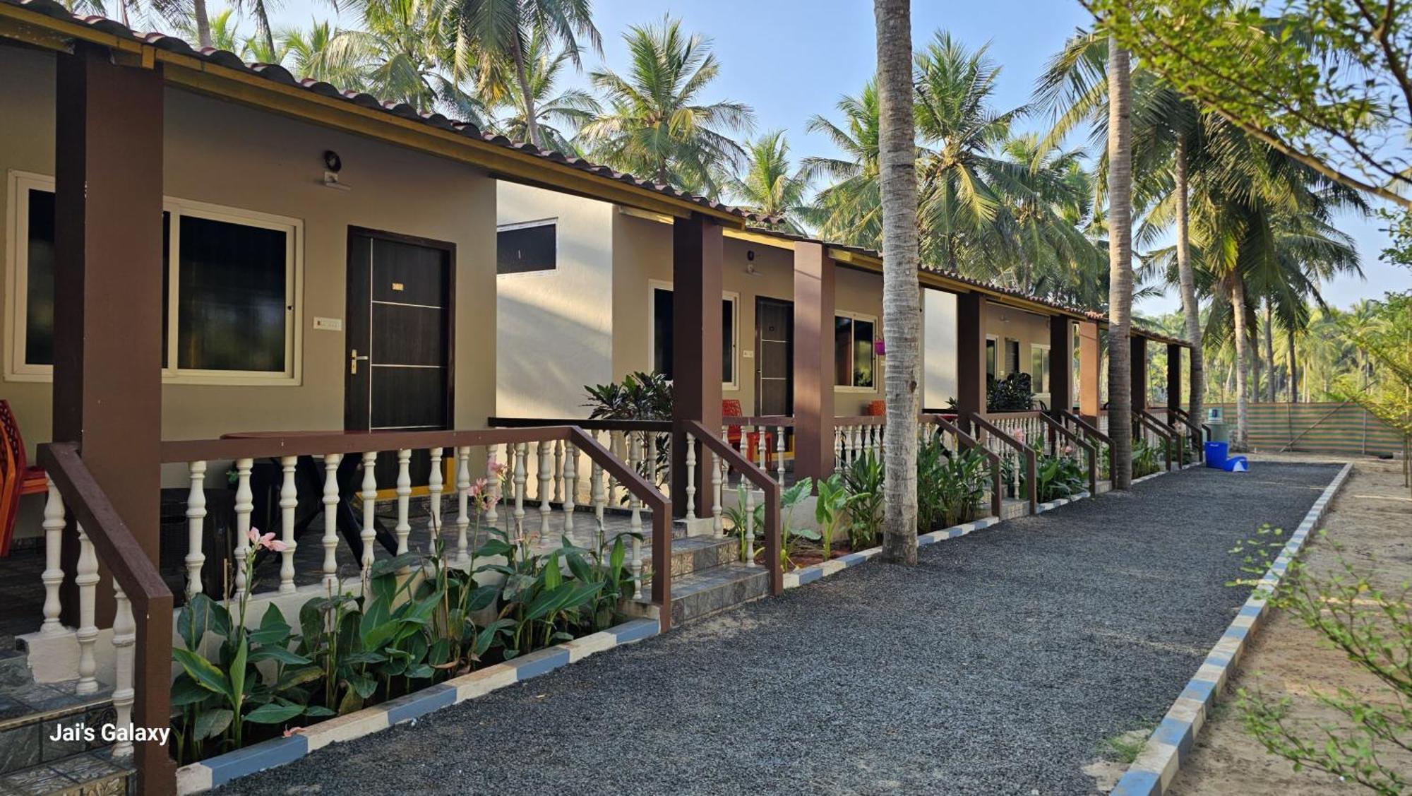 Coastline Beach Resort Perupalem Buitenkant foto