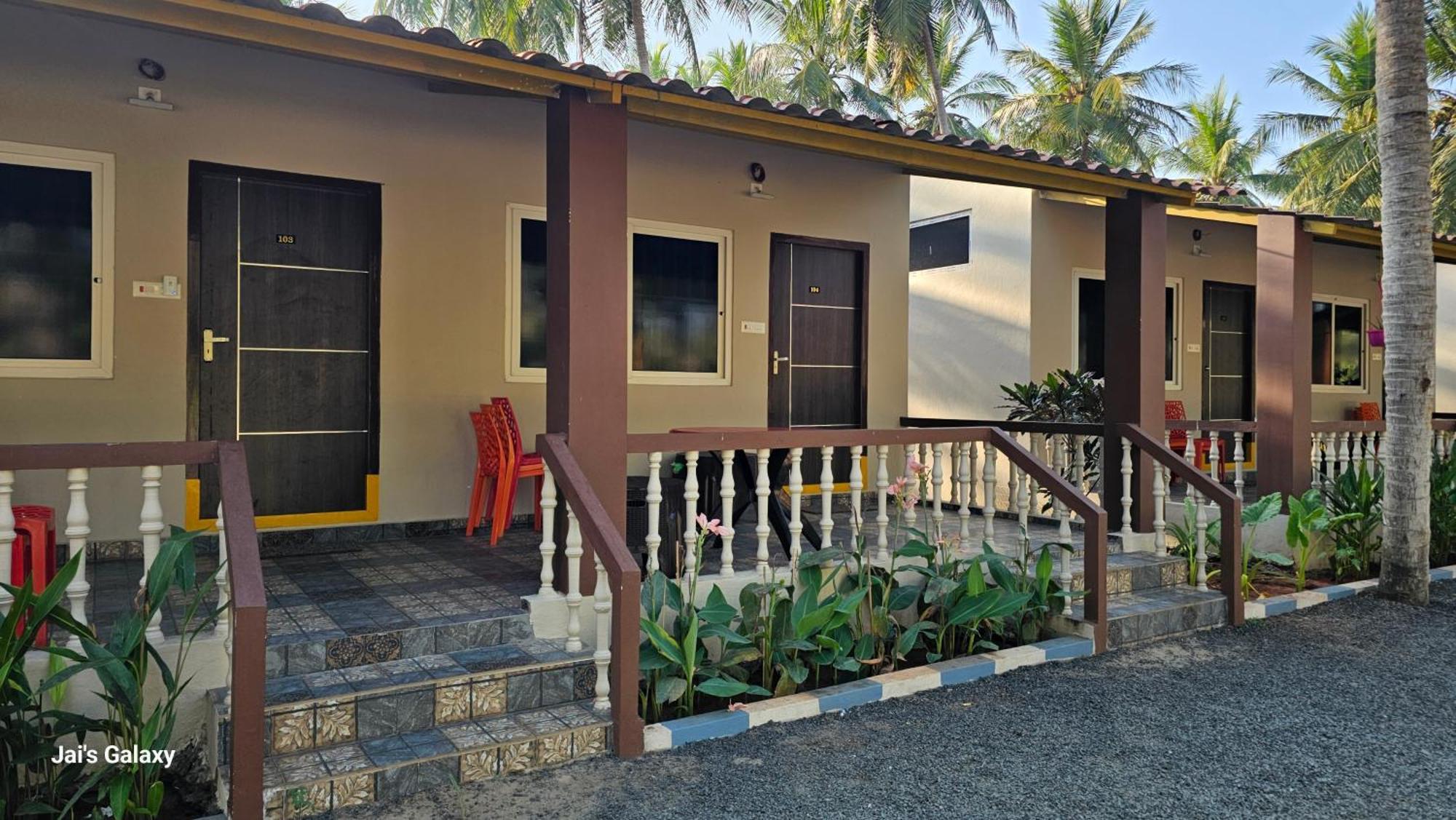 Coastline Beach Resort Perupalem Buitenkant foto